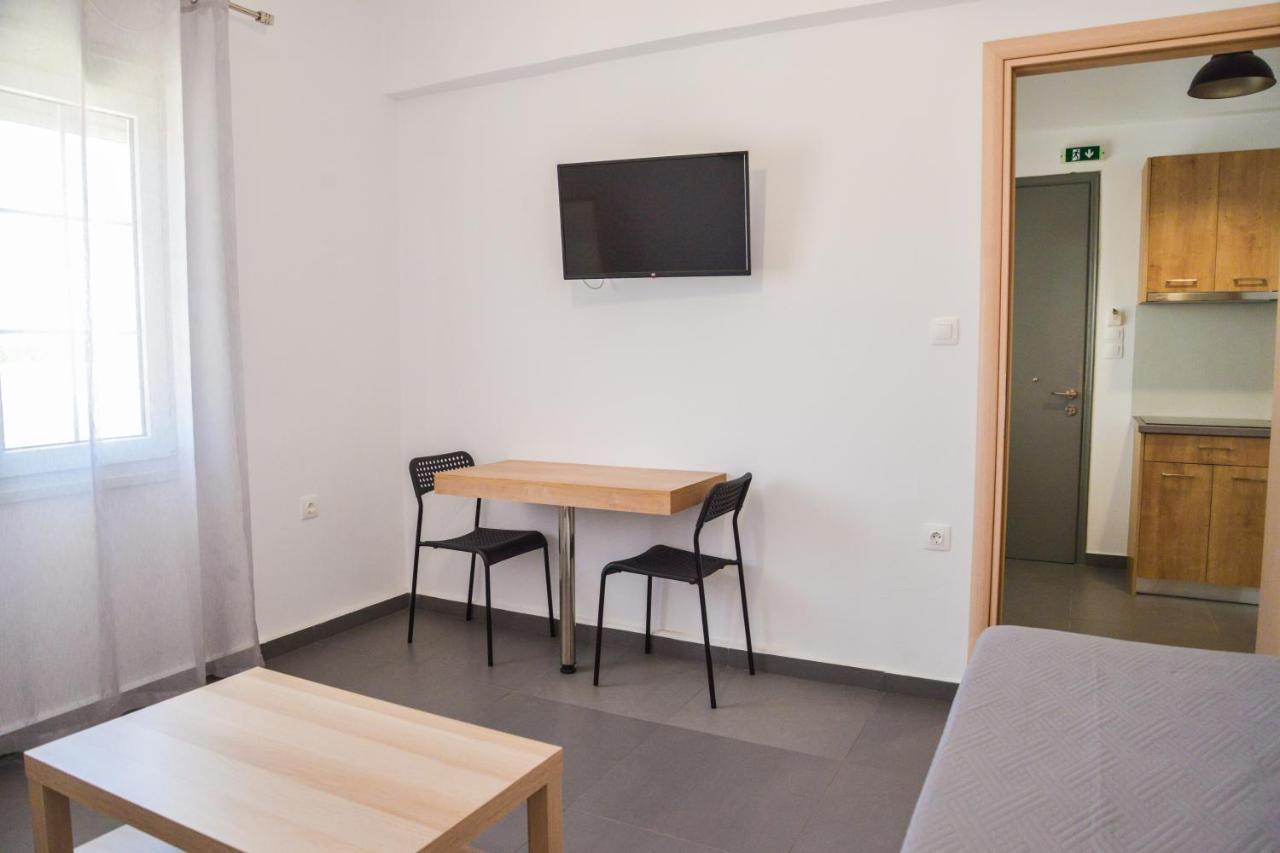 Tzoka'S Apartments Adamantas  Dış mekan fotoğraf
