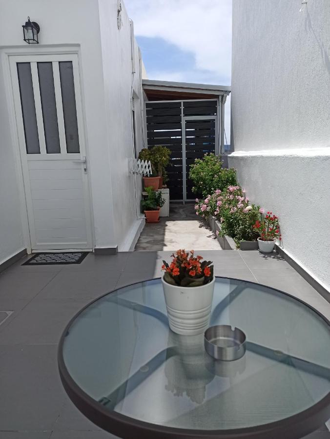 Tzoka'S Apartments Adamantas  Dış mekan fotoğraf